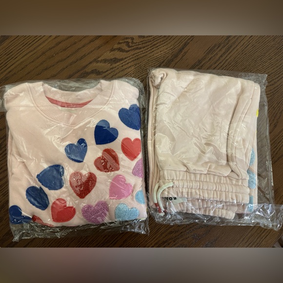 Mini Boden Kids' Rainbow Heart Sweatshirt➕Wide
leg Pant size 6Y - Picture 3 of 4